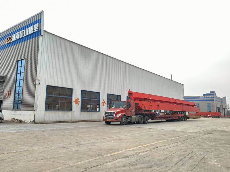 兩臺10噸 跨度28.4米電動葫蘆橋式起重機，發(fā)往山東威海