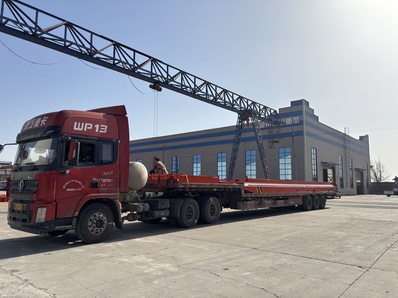 電動(dòng)單梁起重機(jī) LD3t-12.65m   LD3t-11.17m LD3t-13.76m   LD3t-4.71m   LD3t-3.6m LD3t-13.76m   制作完成 裝車(chē)發(fā)出